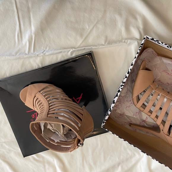 Heels - Picture 6 of 7